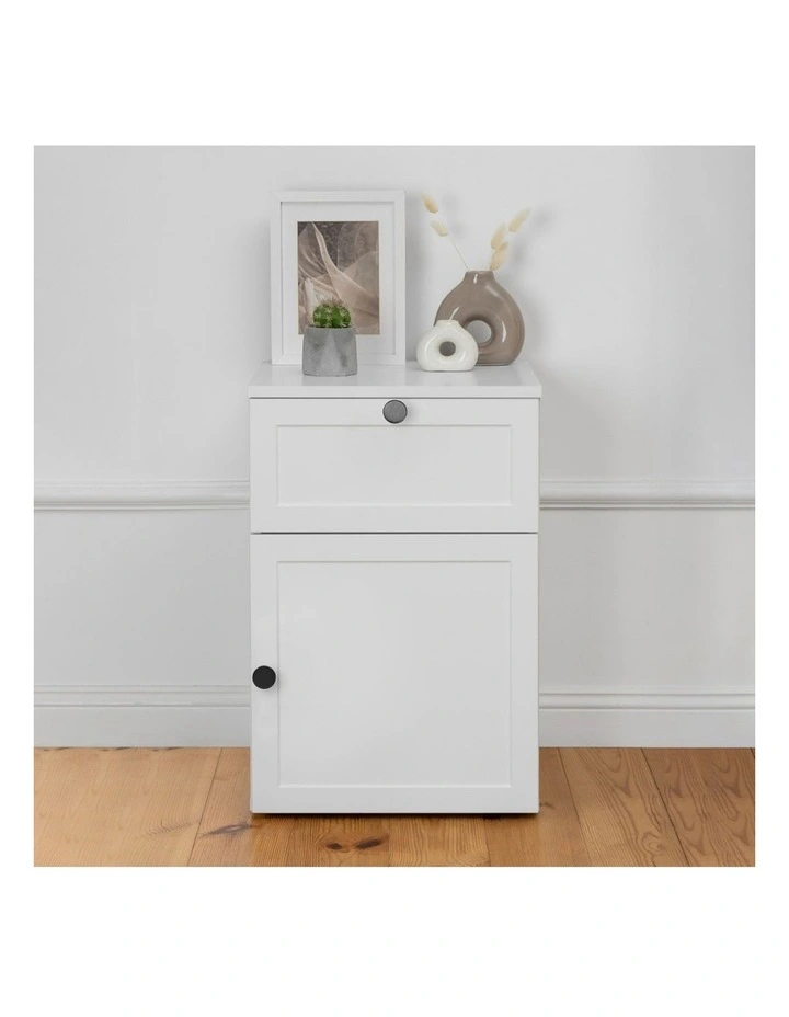 Porto White Hamptons Bedside Table Black Round Handle image 3