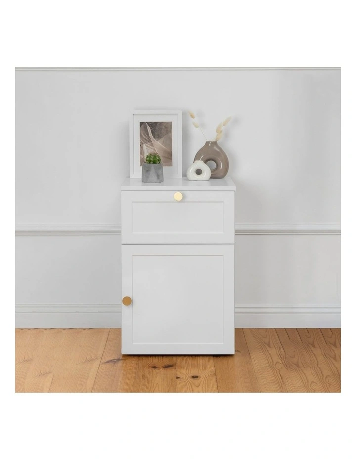 Porto White Hamptons Bedside Table Brass Round Handle image 3