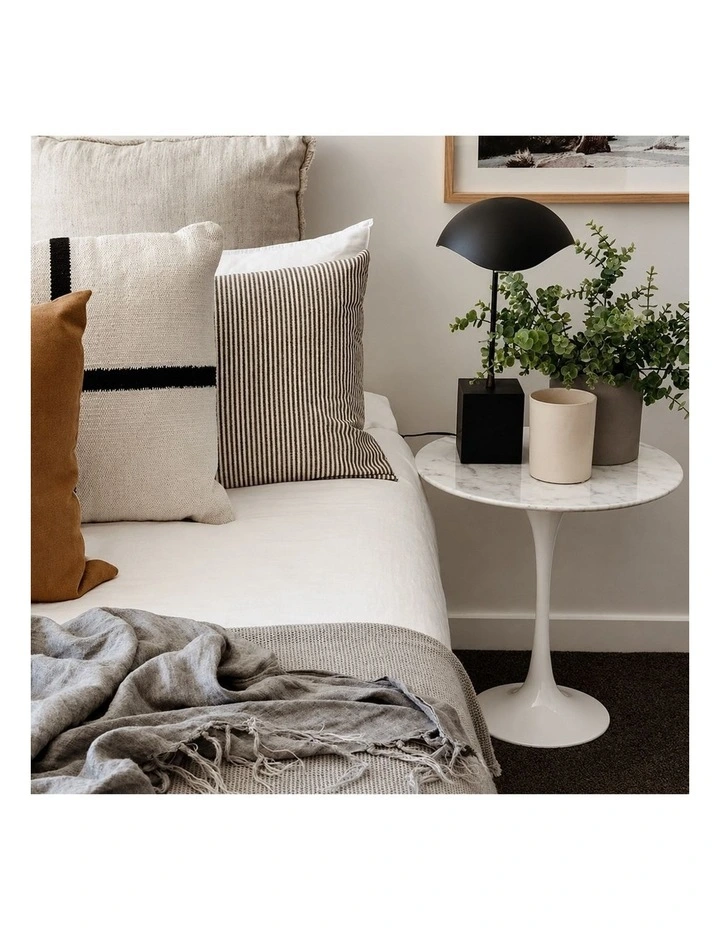 Replica Eero Saarinen Tulip Round Marble Side Table in White image 4