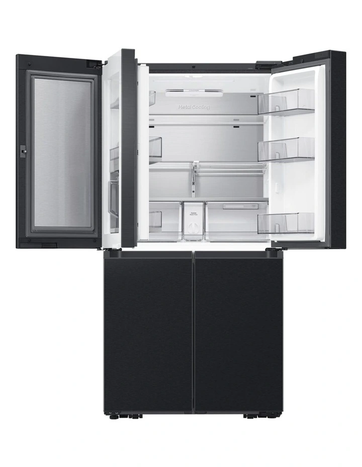 AI Family Hub™ French Door Refrigerator 636L image 4