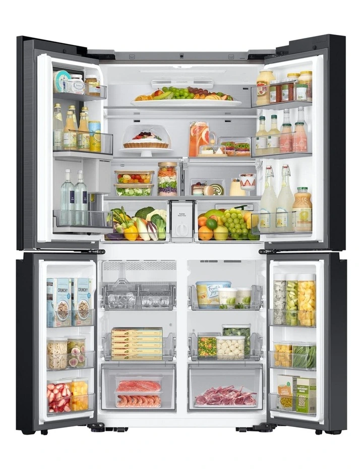Stainless Steel Bespoke Ai Family Hub&Trade; + French Door Refrigerator New 809L image 6