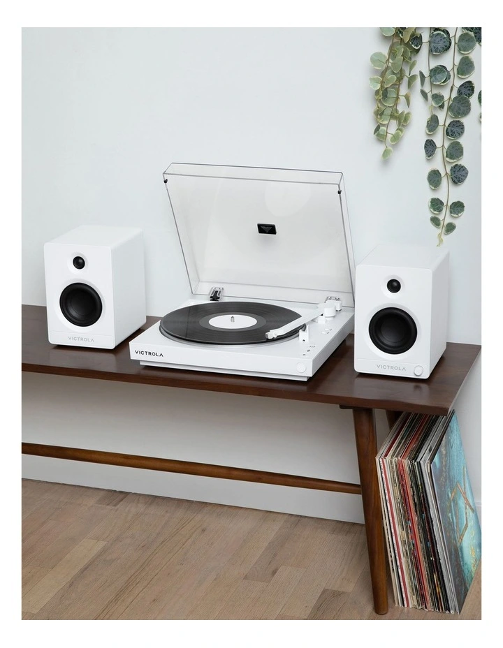 Automatic Turntable + Tempo Bookshelf Speakers Bundle in White image 6
