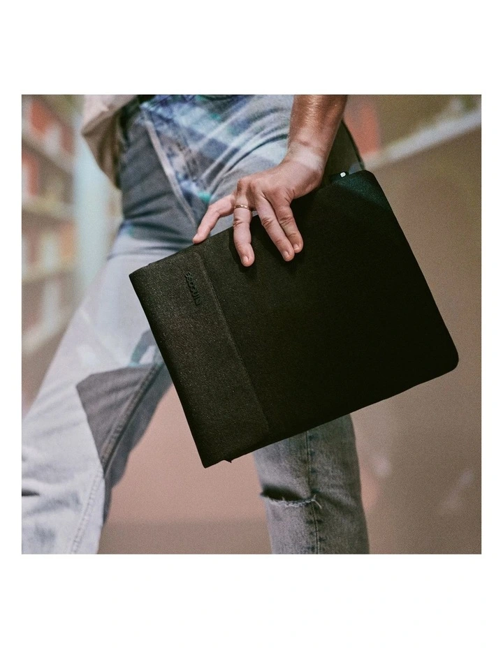 Crosstown Laptop Sleeve 11-inch in Black INMB100753-BLK image 7