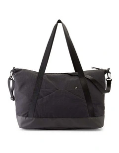 Decathlon | 28L sports bag with strap and waterproof pocket