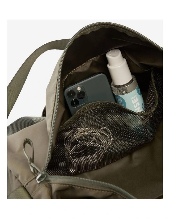 Decathlon | 20L Sports Bag With Strap and Shoe Pocket image 6