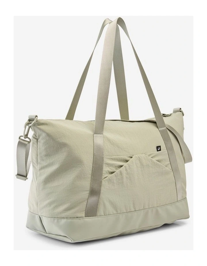 Decathlon | 28L sports bag with strap and waterproof pocket image 2