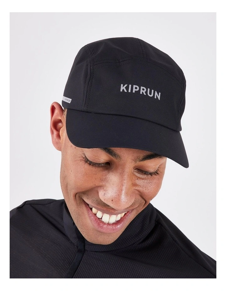 Decathlon | Adult rain running cap - Kiprun water repellent 5 panels - Black image 2