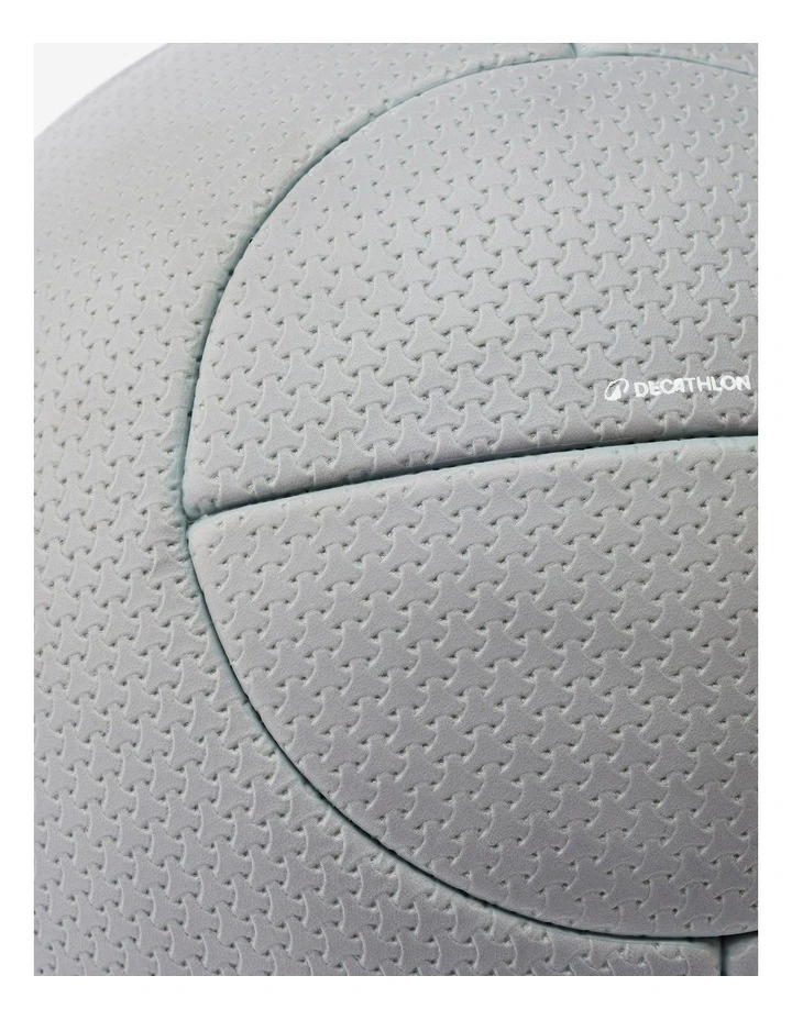 Decathlon | 2 kg Medicine Ball image 3