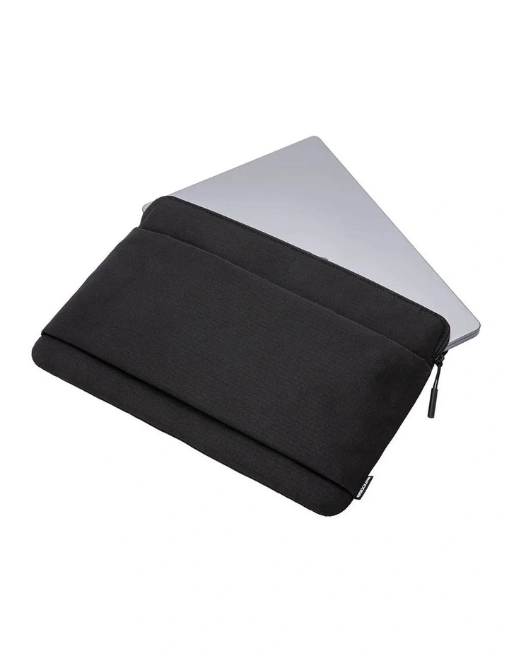 Incase Go Sleeve for 16 inch Laptop - Black [INMB100744-BLK] image 4