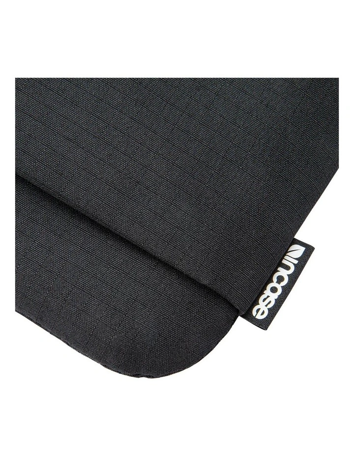 Incase Go Sleeve for 16 inch Laptop - Black [INMB100744-BLK] image 7