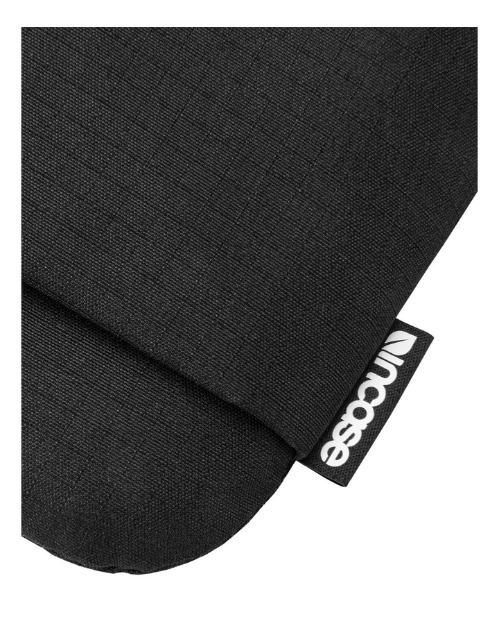 Incase Go Sleeve for 14 inch Laptop - Black [INMB100743-BLK] image 7