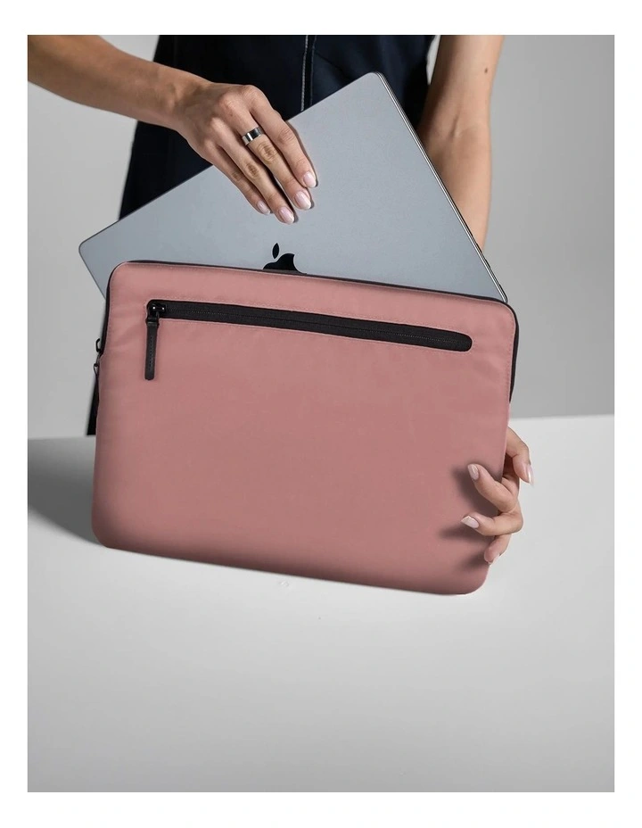 Incase Compact Sleeve for 14'' Laptop - Aged Pink [INMB100726-AGP] image 6