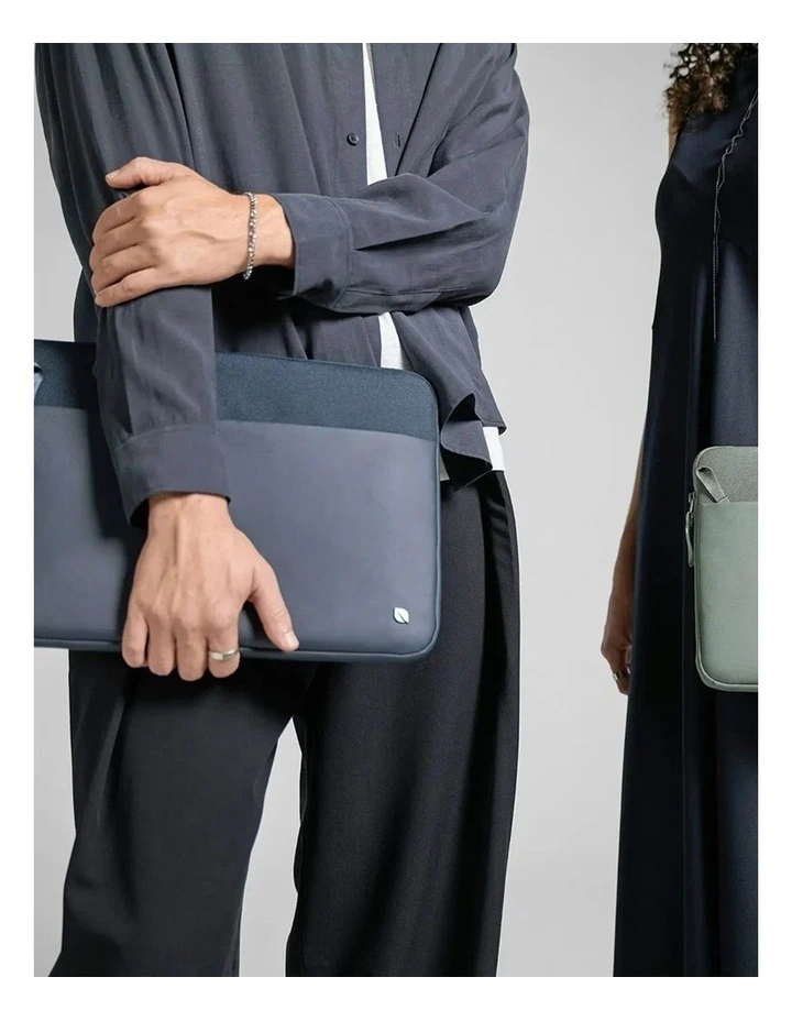 Incase A.R.C. 14-inch Laptop Sleeve - Navy [INCO400717-NVY] image 7