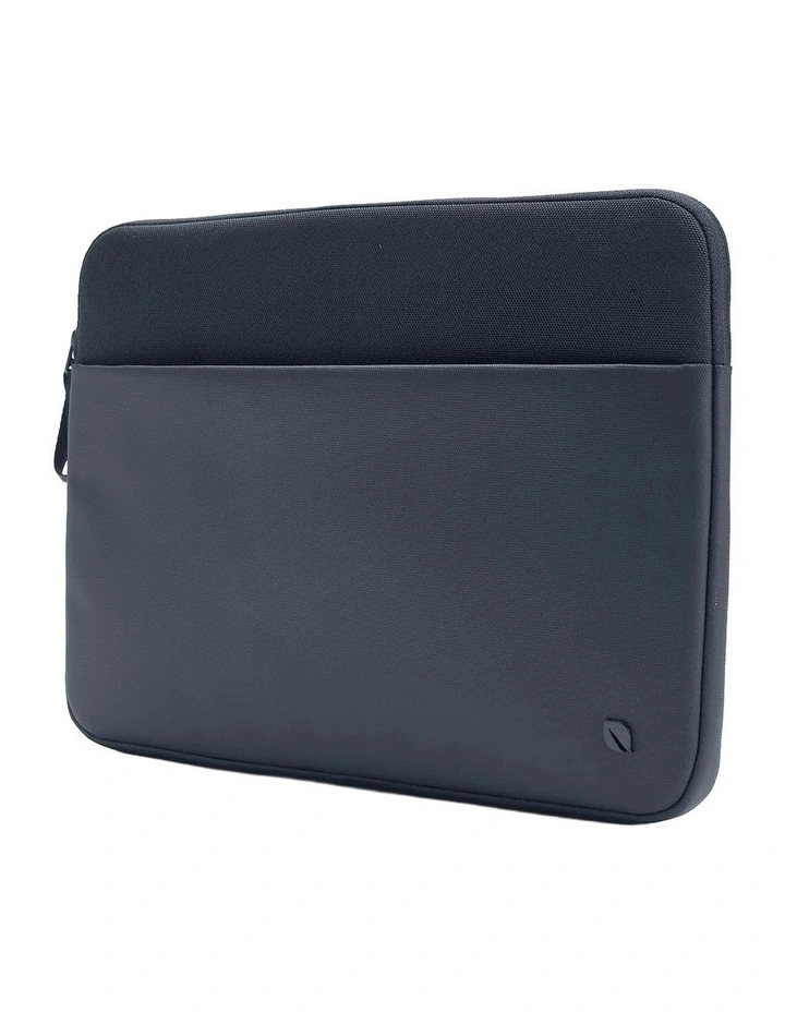Incase A.R.C. 16-inch Laptop Sleeve - Navy [INCO400718-NVY] image 2
