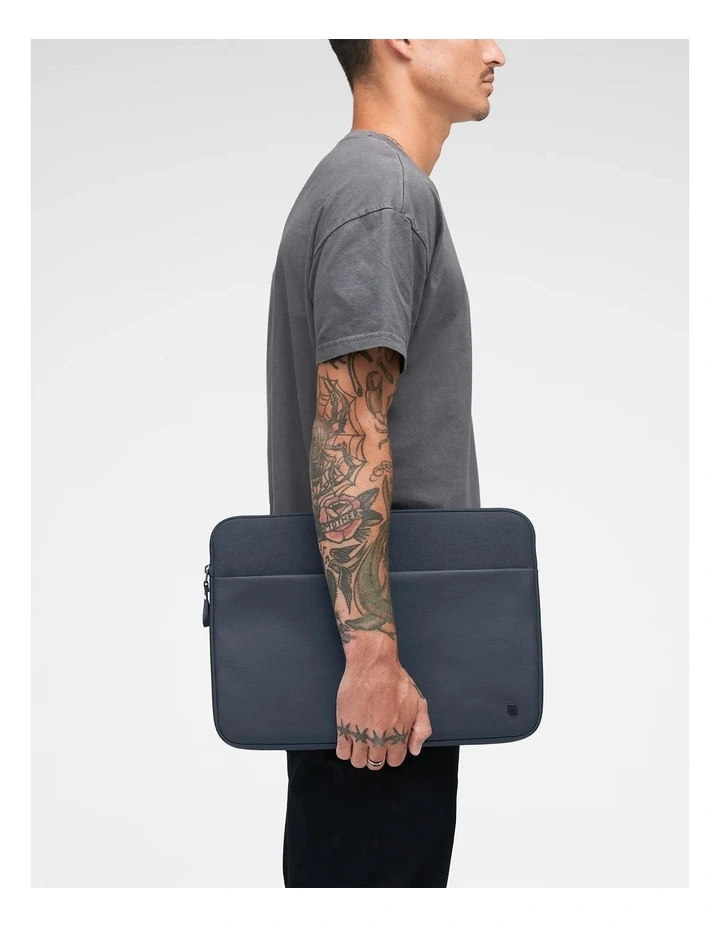 Incase A.R.C. 16-inch Laptop Sleeve - Navy [INCO400718-NVY] image 4