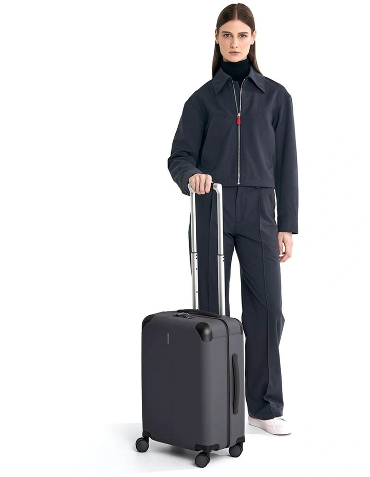 The Carry-On Suitcase in Graphite Grey image 6