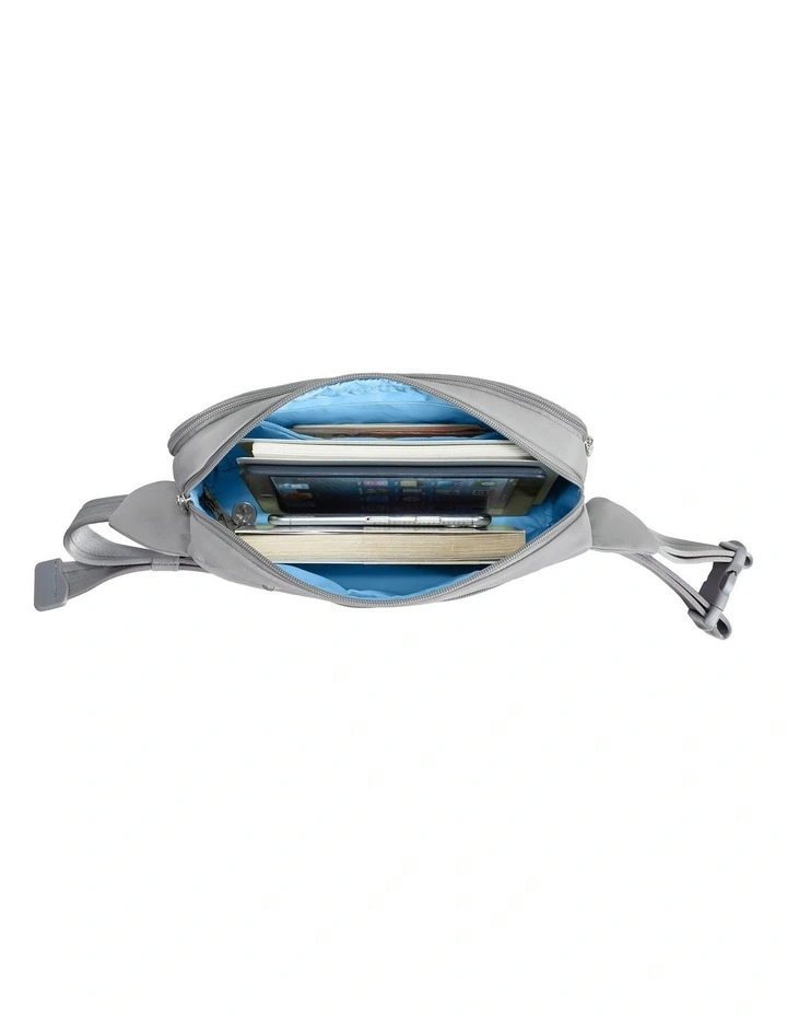 Roam Anti-Theft XL Belt Bag in Glacier image 4