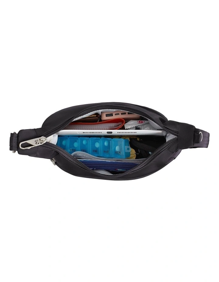 Classic Anti-Theft Essential Messenger Bag in Black image 4