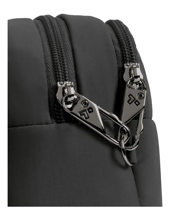 Roam Anti-Theft XL Belt Bag in Black image 5