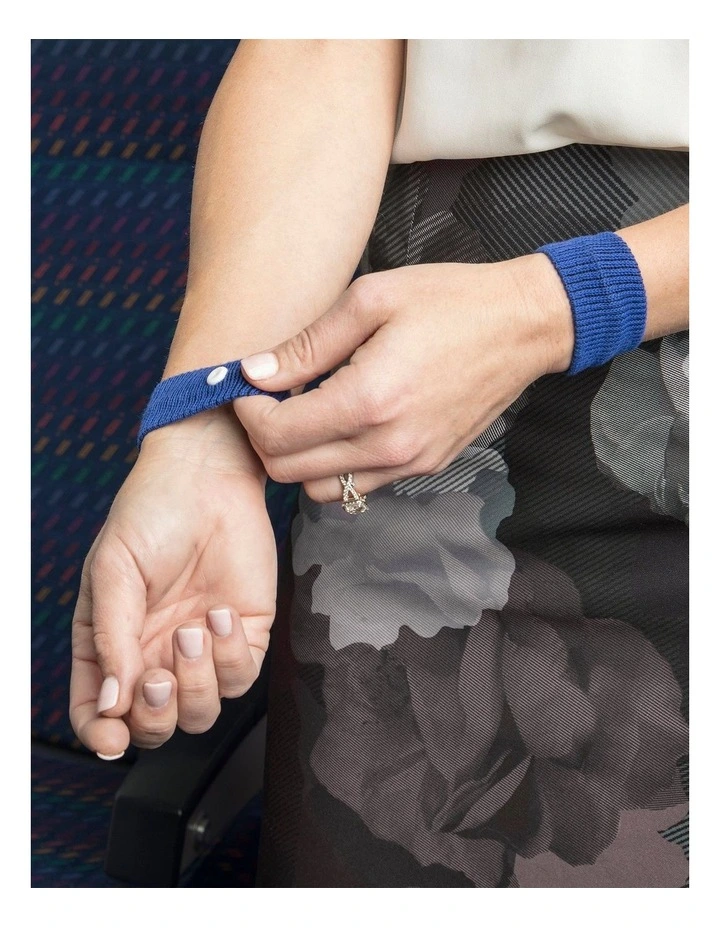 2 Pairs of Motion Sickness Relief Wristbands in Assorted image 3