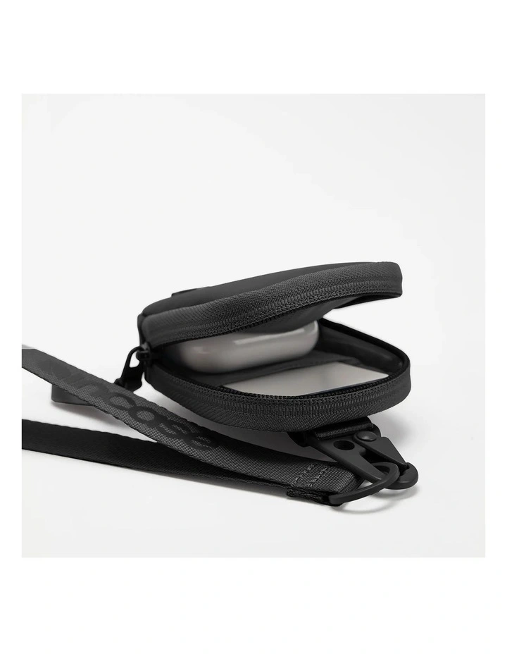 A.R.C. Compact Pouch INCO400720-BLK in Black image 3