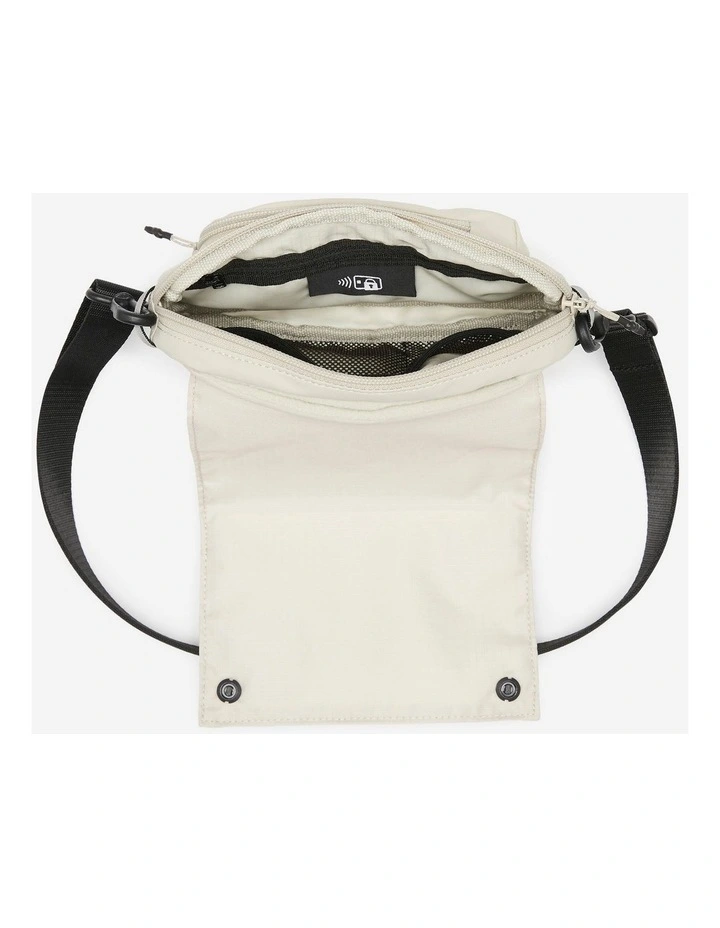 Decathlon | Urban Walking Mini Bag Activ Mblty Venice 1.3 L - Beige image 7