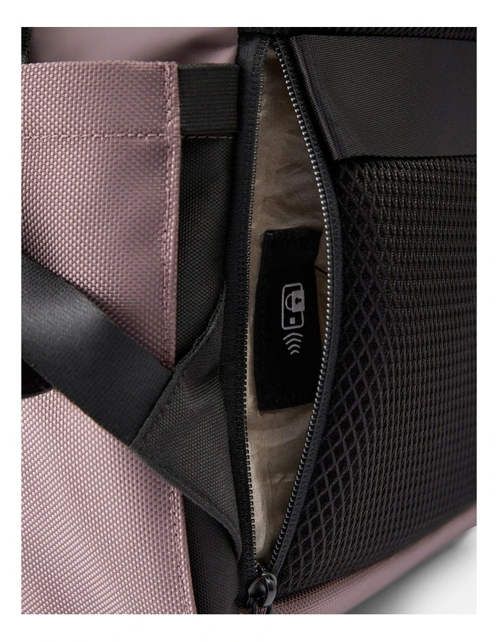 Decathlon | 29L Backpack Rolltop with Laptop Pocket image 7