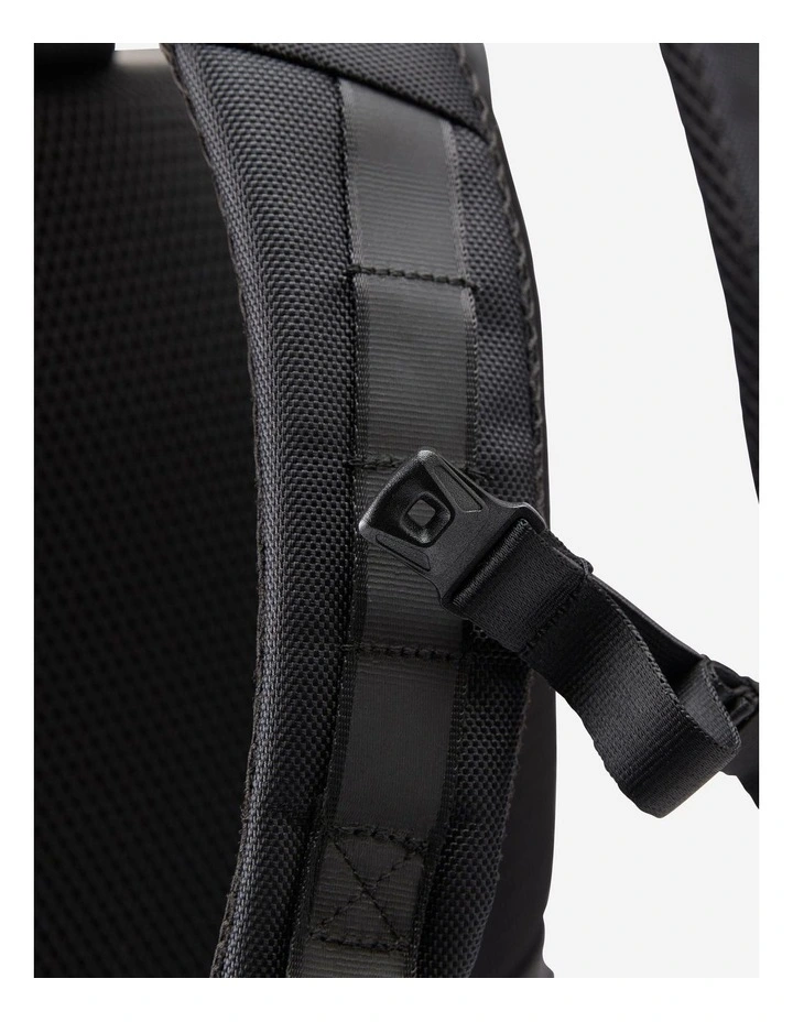 Decathlon | 29L Backpack Rolltop with Laptop Pocket image 7