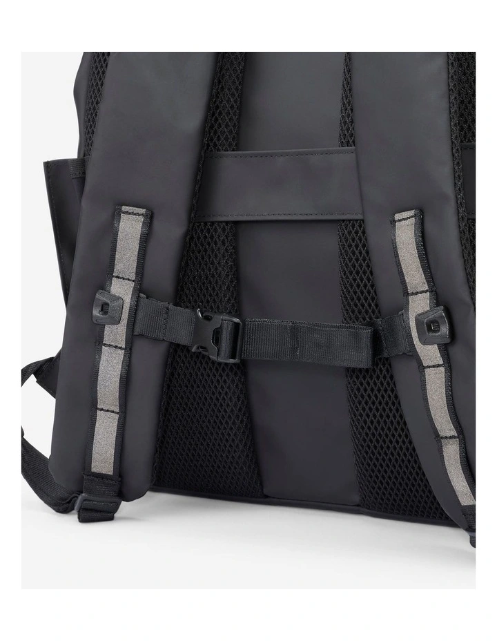 Decathlon | 15 L water repellent backpack with laptop compartment image 5