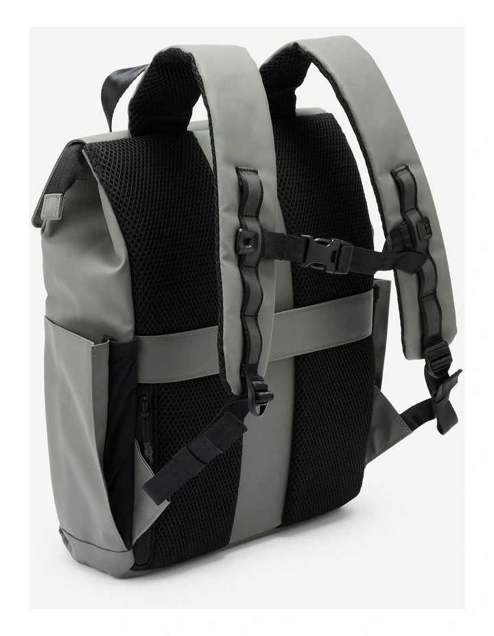 Decathlon | 15 L water repellent backpack with laptop compartment image 4