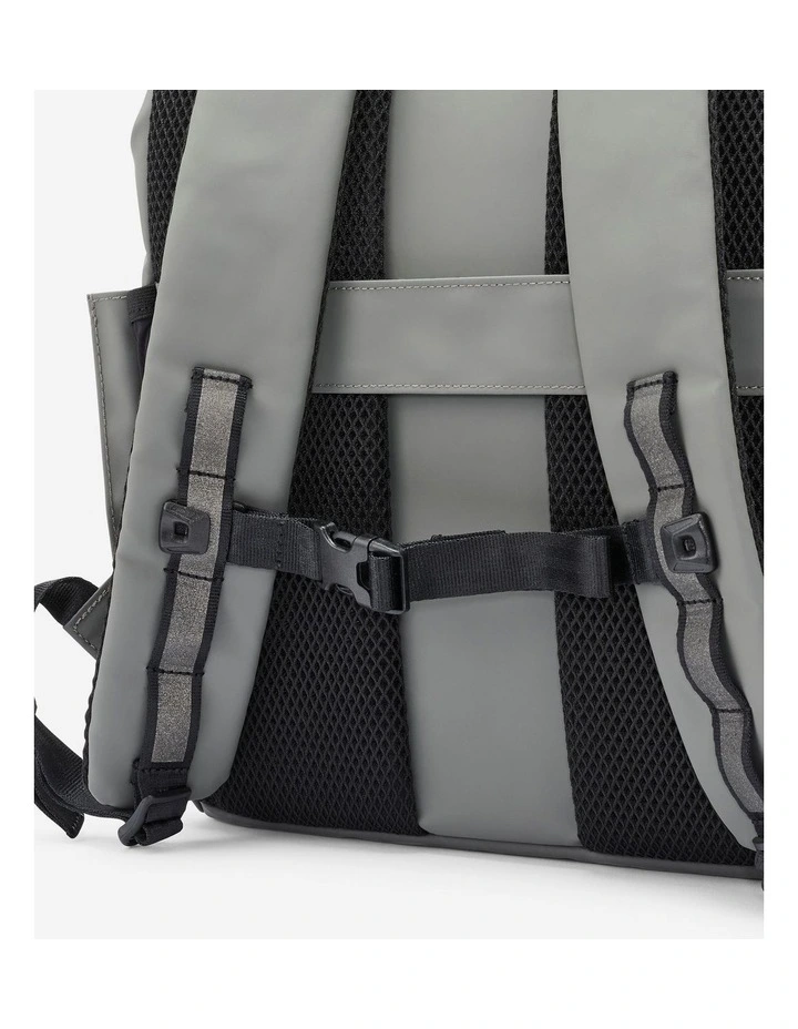Decathlon | 15 L water repellent backpack with laptop compartment image 5