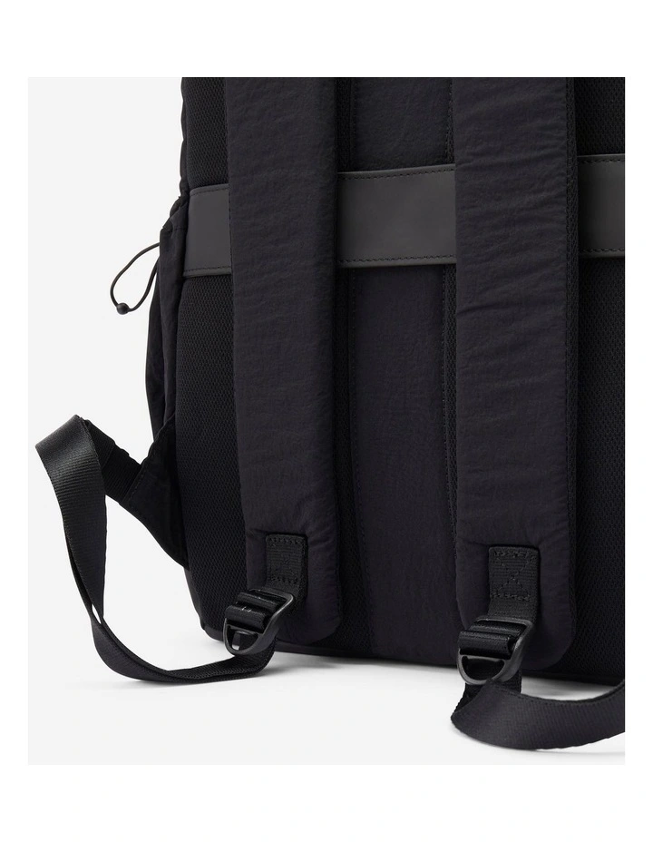 Decathlon | Small 10 L backpack with laptop compartment image 3