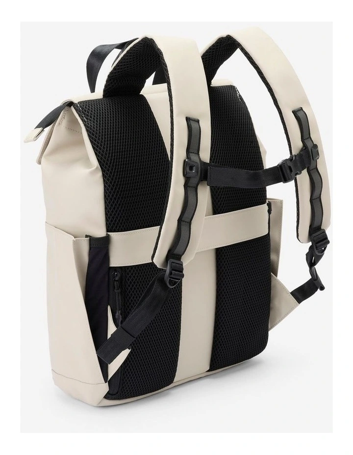 Decathlon | 15 L water repellent backpack with laptop compartment image 3