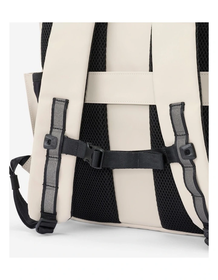 Decathlon | 15 L water repellent backpack with laptop compartment image 4