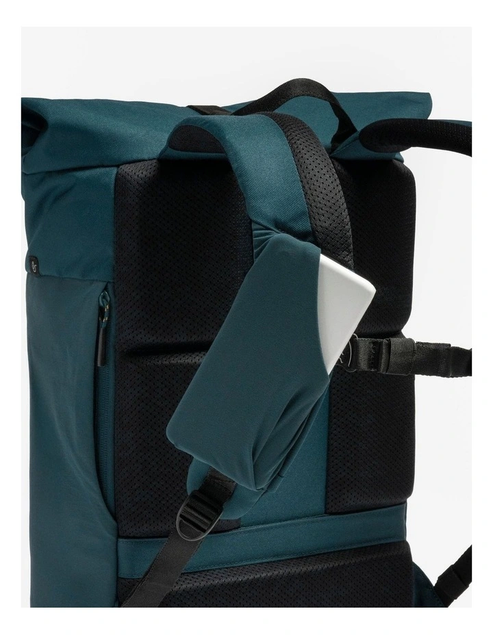 Decathlon | Hiking backpack 23 L, Escape 500 Rolltop - Green image 6