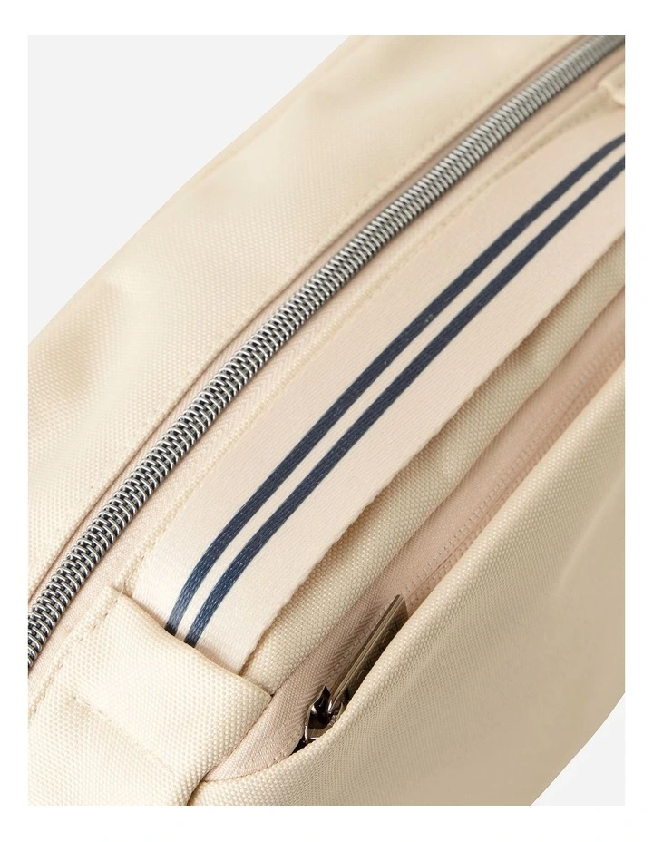 Men's Kit Large Travel Bag Cream image 2