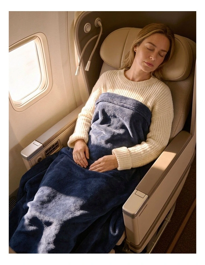 Milleni Travel Blanket in Navy image 2