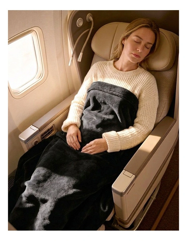 Milleni Travel Blanket in Black image 2