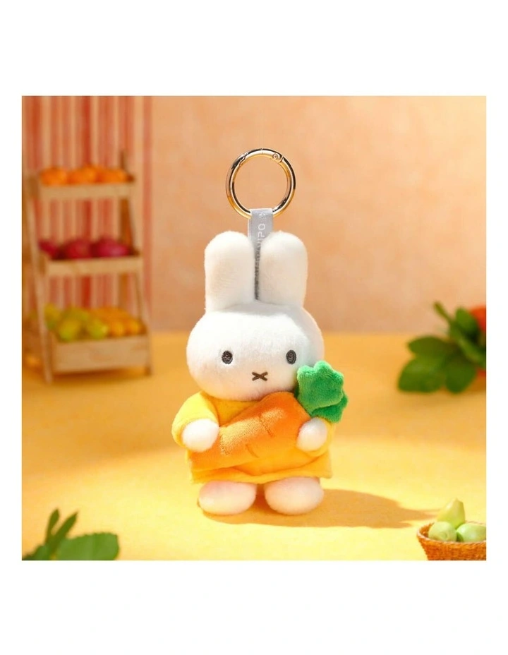 Keyring with Carrot in Multi image 2