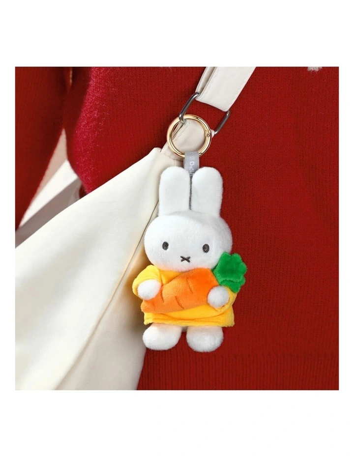 Keyring with Carrot in Multi image 3