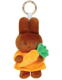 Melanie With Carrot Keyring in Brown