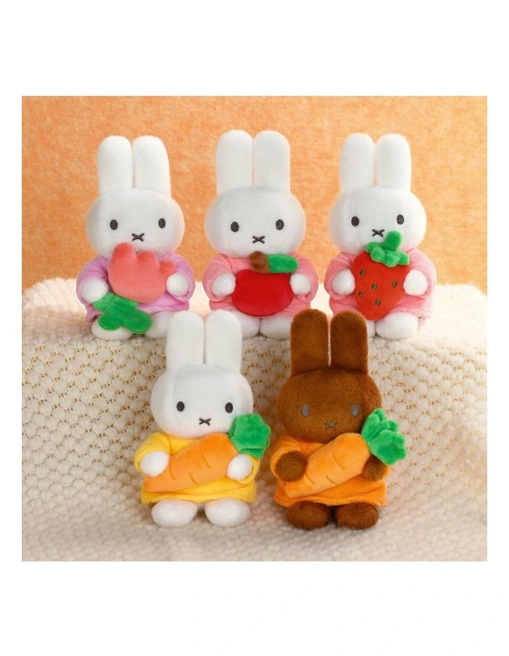 Melanie With Carrot Keyring in Brown image 4