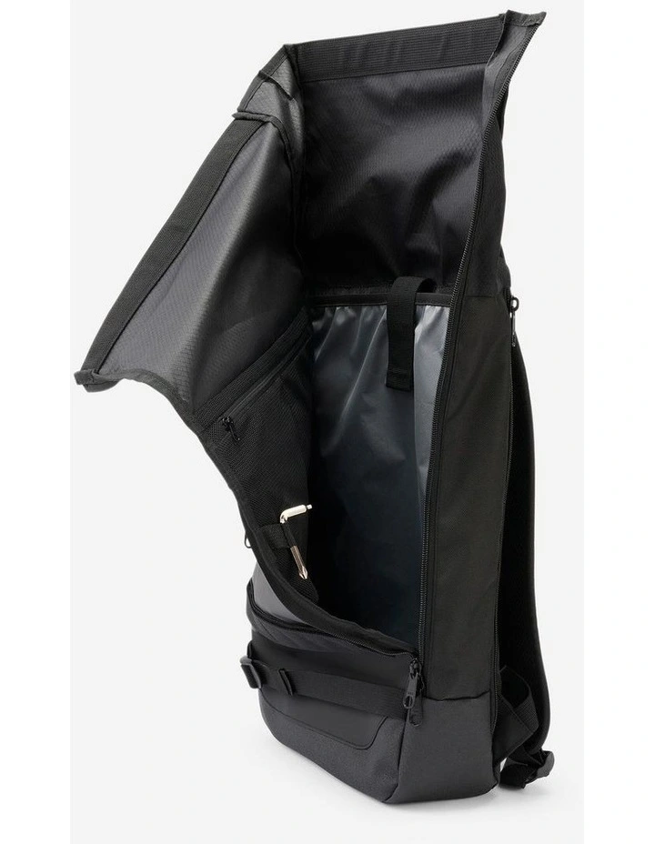 Decathlon | SKATE BACKPACK ROLLTOP BP500 WITH BUILT-IN SKATE TOOL image 2