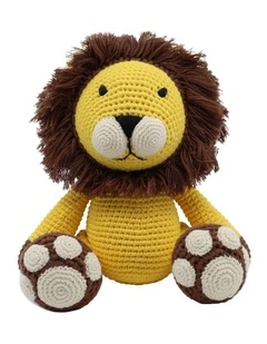 Lion Med sitting