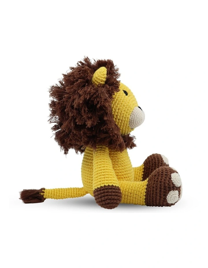 Lion Med sitting image 2