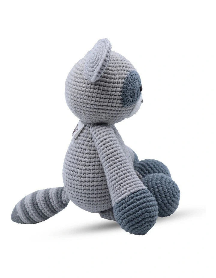 Lemur Med sitting image 2