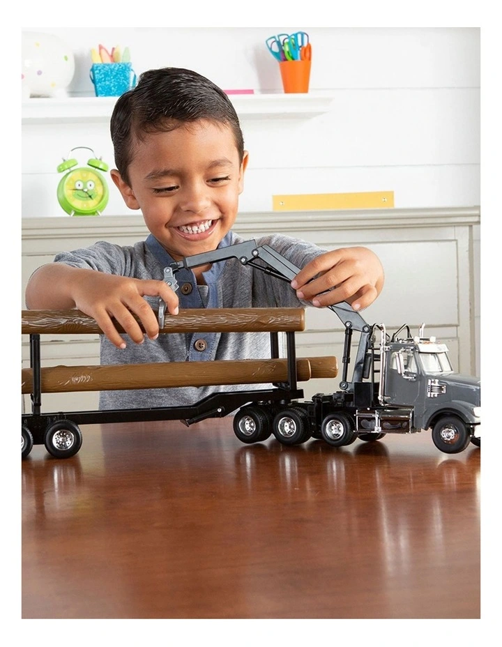 John Deere 1:32 Freightliner 122SD with Logging Trailer Truck and Grapple 3Y  image 4