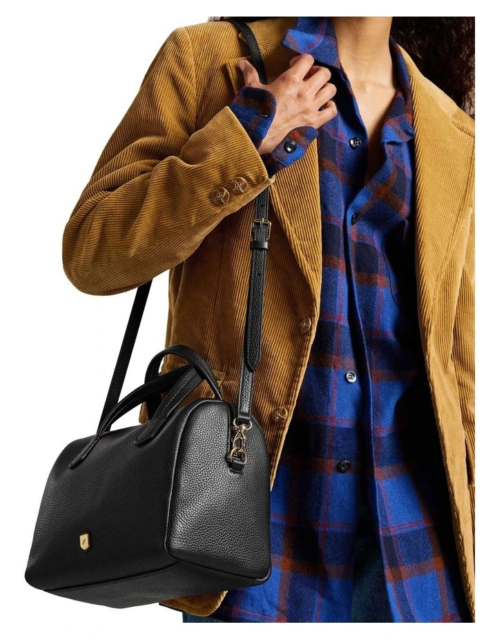 ZB11168001 Lainey Satchel Bag in Black image 5