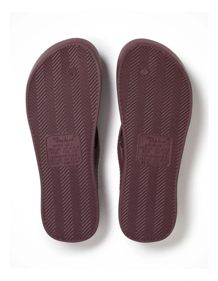Arch Support Thongs in Nightshade image 4