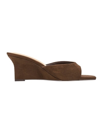 CHOCOLATE BROWN SUED colour